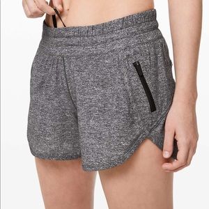 Lululemon Tracker Short V 4”